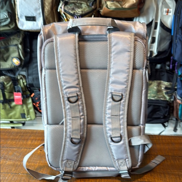 Wild thinkbook Laptop Gray Backpack - Picture 2 of 4